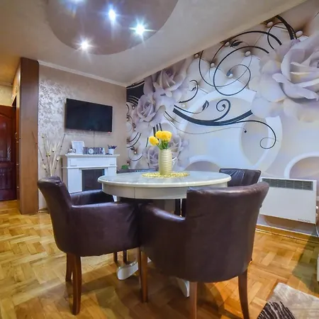 Lane Apartment